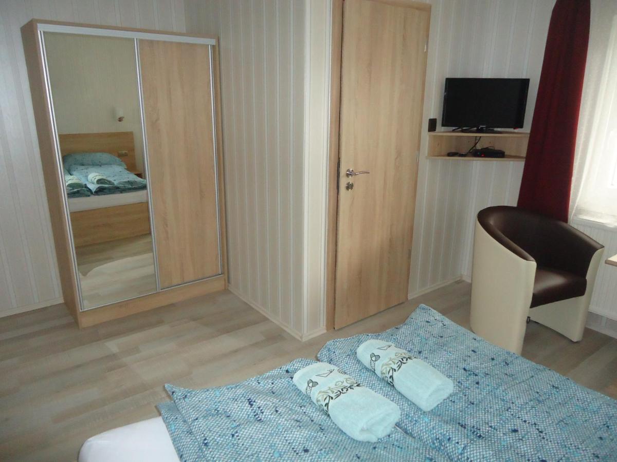 Deutsches Haus Hotel Szabadkígyós Kültér fotó