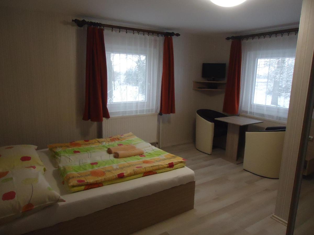 Deutsches Haus Hotel Szabadkígyós Kültér fotó