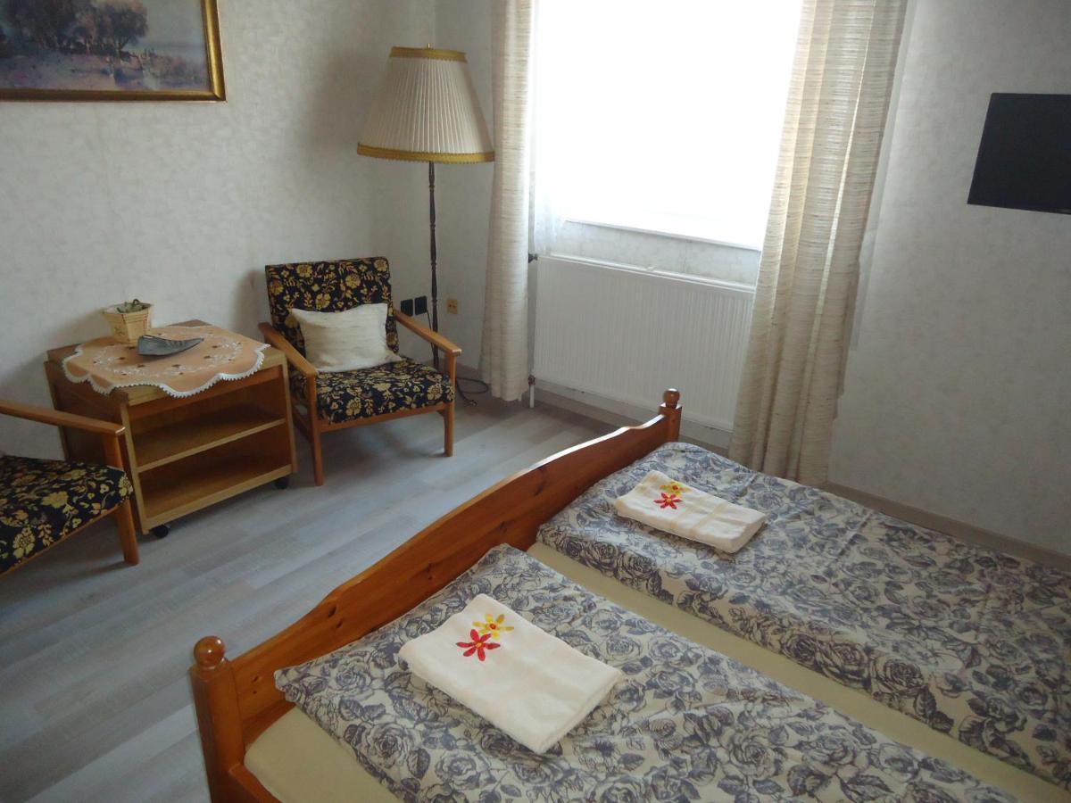 Deutsches Haus Hotel Szabadkígyós Kültér fotó