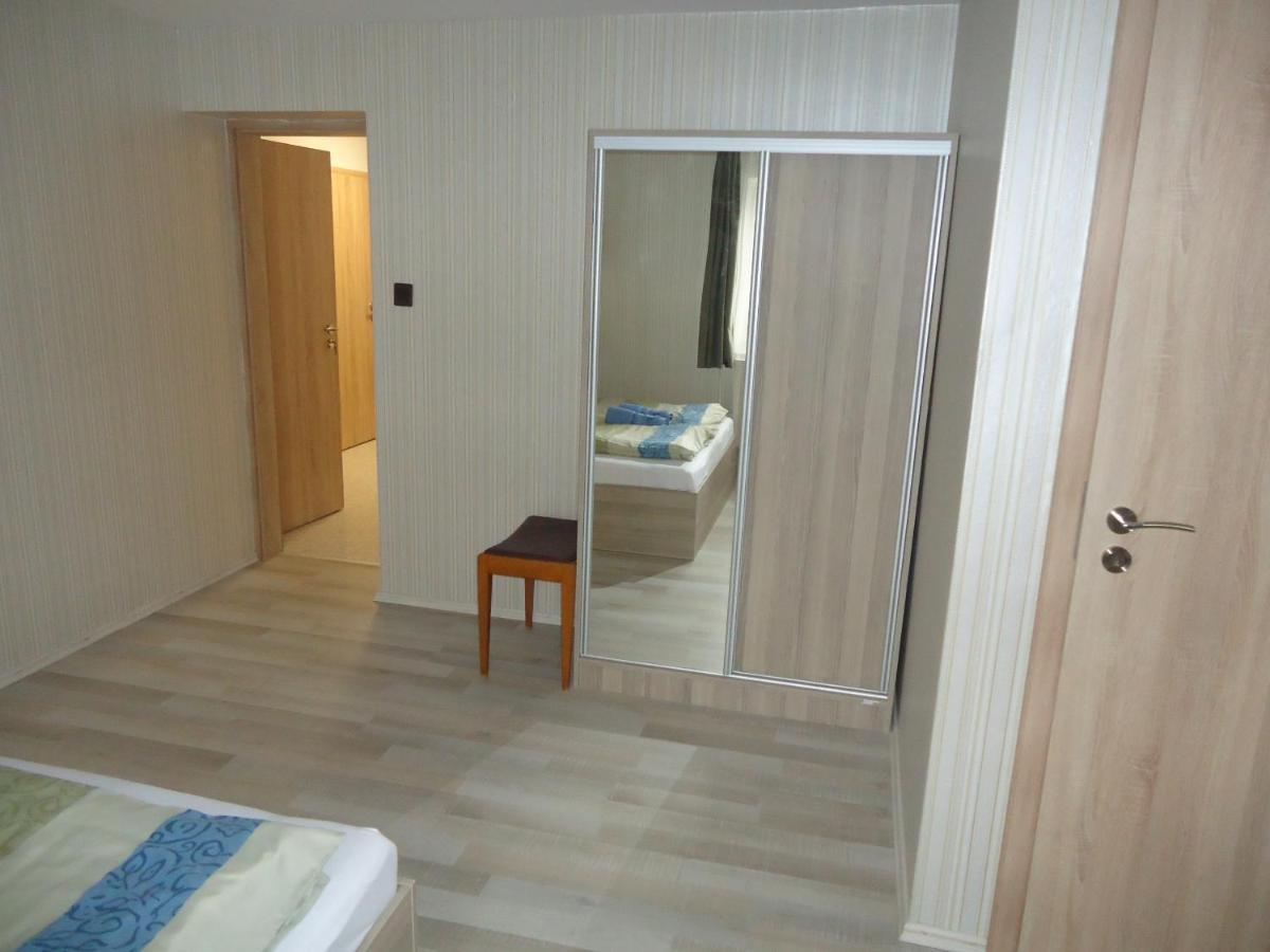 Deutsches Haus Hotel Szabadkígyós Kültér fotó