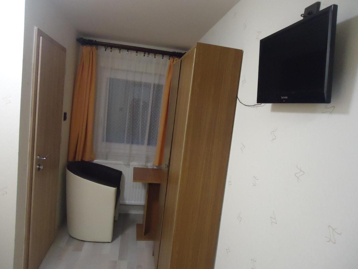 Deutsches Haus Hotel Szabadkígyós Kültér fotó
